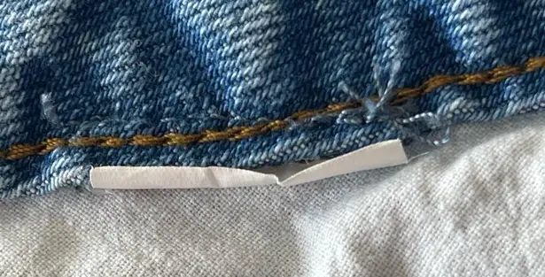 Subdued SZ 28 Vintage Crop Jean Shorts Button