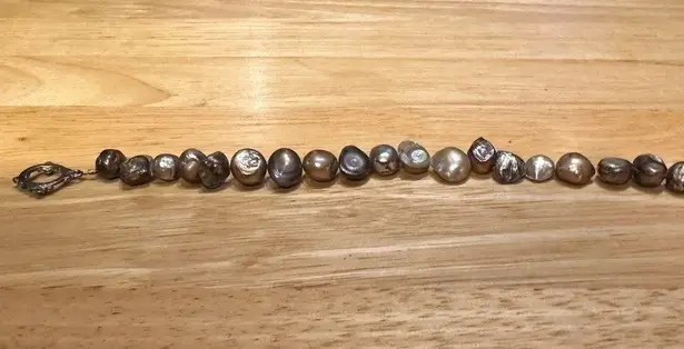 Cute gray beaded bracelet.​​