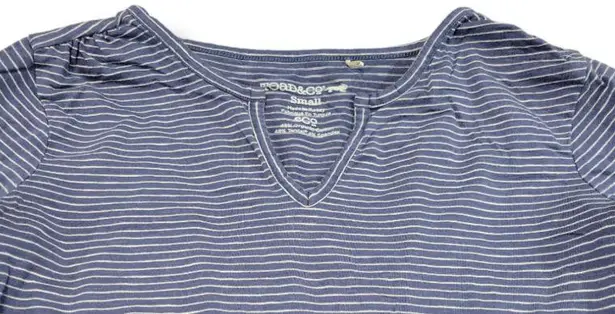 Toad & Co Top Size Small Women's 3/4 Sleeve Shirt V-Neck Top Striped Stripes Blue