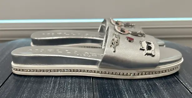 Karl Lagerfeld Jeslyn Cate Pin Slides