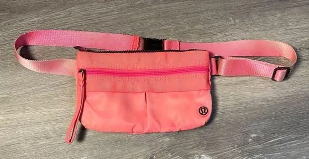 Lululemon  Free Spirit Bag Neon Pink