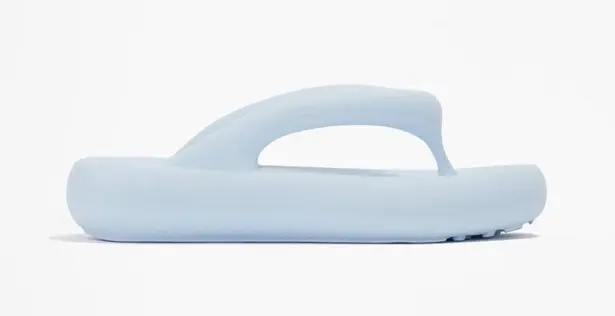 New AXEL ARIGATO Delta Sandel