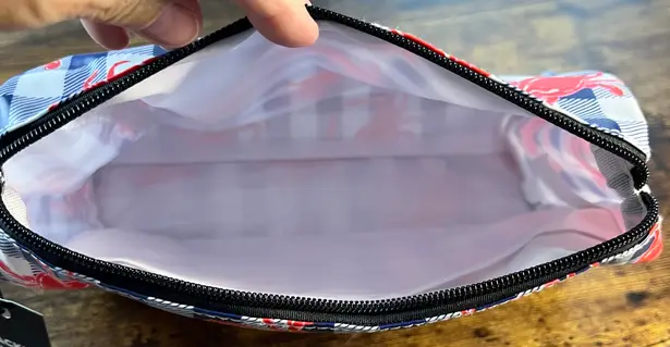 SCOUT | PACKIN’ HEAT Clawsome makeup bag Red