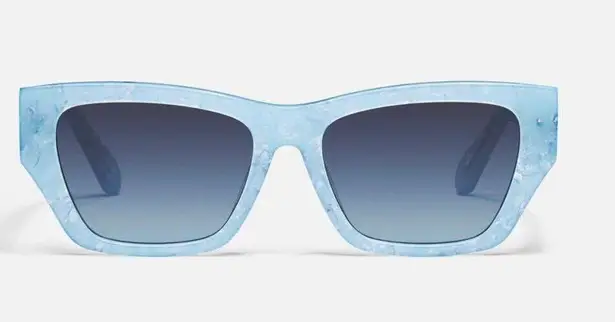 Quay  No Apologies SUNGLASSES Artic Tort Frame Blue Gradient Lens Limited Edition