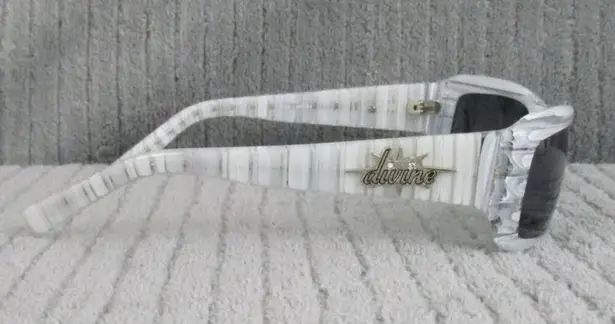 New Divine Eyewear Crush White Horn/Polarized Smoke Sunglasses NWT Women's