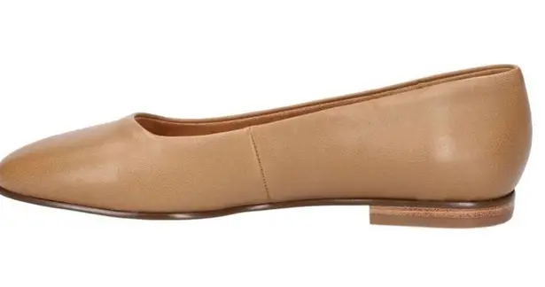 Bella Vita  Kimiko Leather Flat Size 7.5 Wide New!