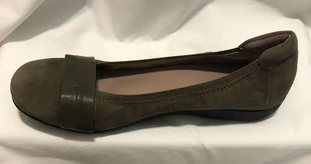 Abeo BIO System Tessa Olive Green Suede Ballet Flats Size 8.5 Comfort