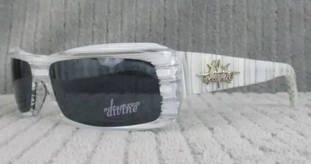 New Divine Eyewear Crush White Horn/Polarized Smoke Sunglasses NWT Women's
