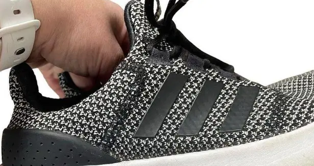 Adidas  Women’s Cloudfoam Ultimate Running Shoes in Black/White Size 6 - Image 12