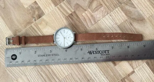 WY Modern Ladies Watch Large Round White Dial Genuine Leather Strap