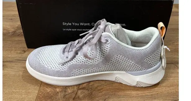 Vionic Arrival Sneakers Mist Knit Mesh Size 6.5 NIB Supportive Comfy for Travel