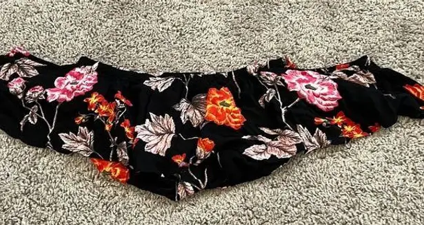 Illa Illa  Black Floral Crop Tube Top