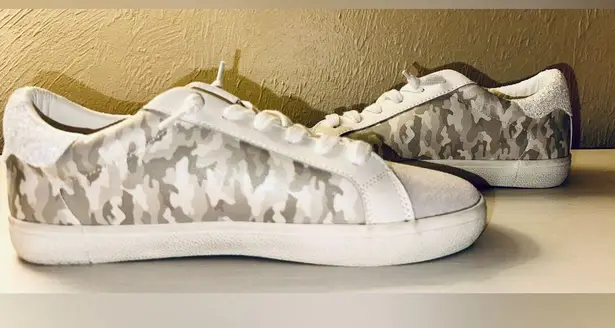 NWOB VINTAGE HAVANA Camo Star CAT Sneaker