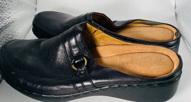 Easy Spirit Easy Sprit Black Davet Leather Clog size 6 1/2