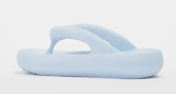 New AXEL ARIGATO Delta Sandel