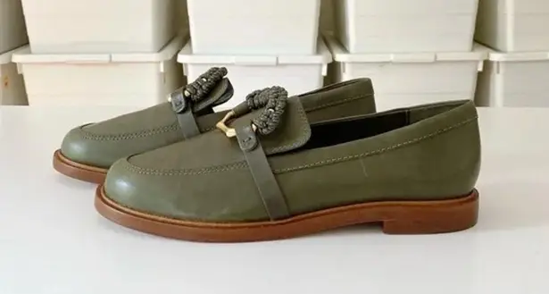 Schutz Rhino Leather Loafer Flats in Military Green NWOB Size 8.5 Retail $178