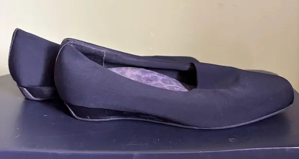 Vionic Black Fabric Flats - Image 2