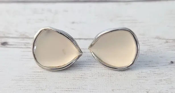Vintage Stud Earrings Cream Concave Teardrop