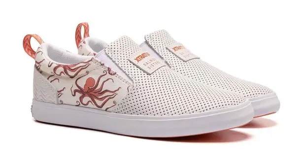 XTRATUF Salmon Sisters octopus sneakers B35 White Size 9.5