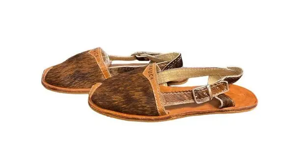 Arauca Women's Cow hair Peep Toe Sandals Size 3 SKU 1872 Brown