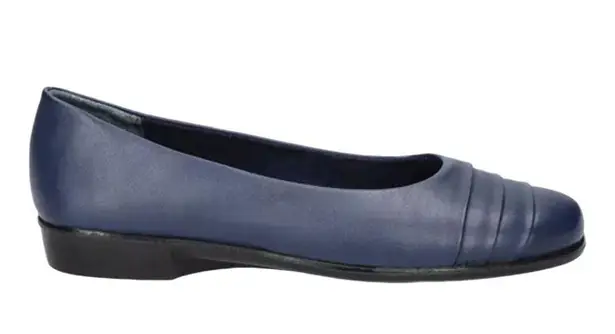 Easy Street Women's Hayes Square Toe Flats Size 8 Navy NWB