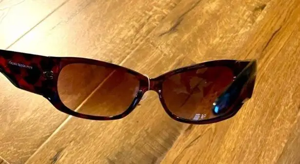 New! Women’s Oversized Sunglasses With Rhinestones.