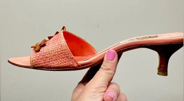 Isaac Mizrahi Floral Appliqué Spring Wicker Weave Pink Peach Sandals Size 6