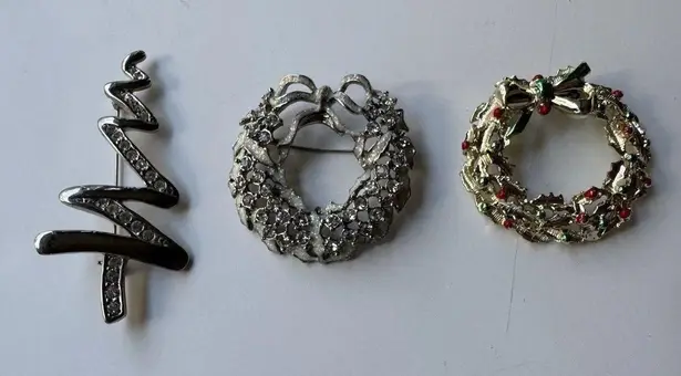 Set 3 Vintage Christmas brooch