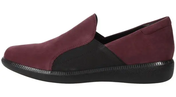 Munro Clay Slip On Sneaker Size 6 M Burgundy Leather Cushioned Shoes Loafer