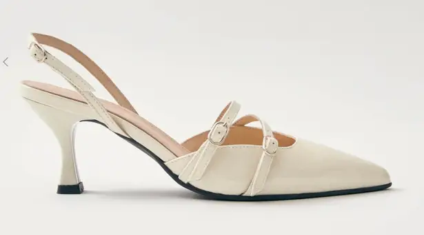 ALOHAS JOELLE CREAM PATENT LEATHER PUMPS Size 10.5