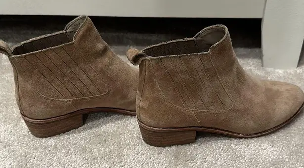 Gianni Bini booties