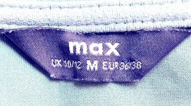 max Crew Neck Faux Suede Textured PRECIOUS Embroidered Sweatshirt size Medium Green