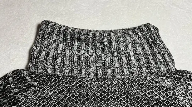 Jaye.e Turtleneck Chunky Knit Sweater Size Small Cozy Winter Minimalist Neutral Gray - Image 1