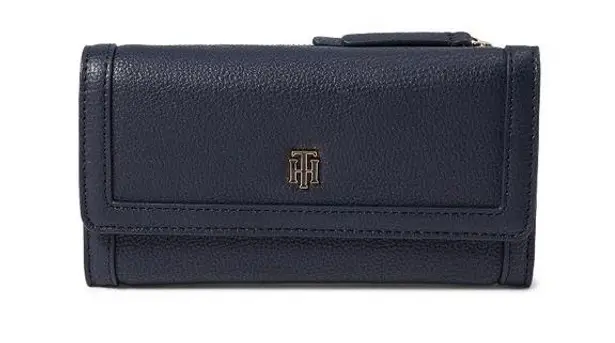 Tommy Hilfiger NWT  Tamara II Trifold Wallet