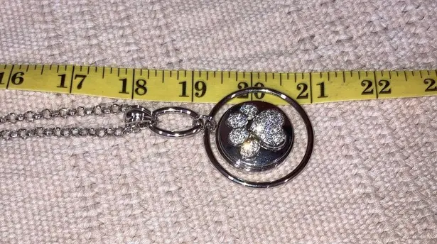 Magnolia and Vine large (30mm) snap pendant with 2 snaps Silver