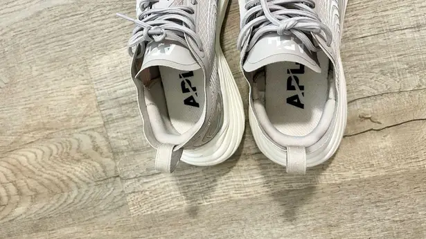 APL Streamline lilac women’s sneakers size 6.5.