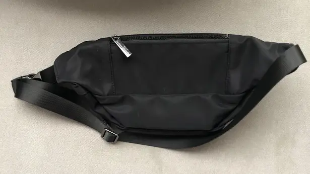 Alo Yoga Explorer Fanny Pack Black