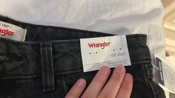 Wrangler loose roll shorts - Image 6