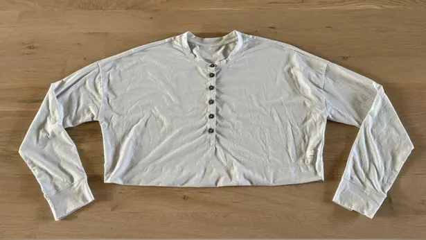 Vuori avalon long sleeve cropped Henley MEASUREMENTS