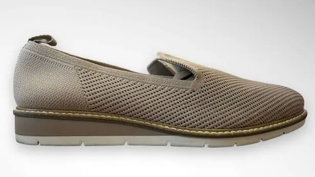 Kelly & Katie Aerin Taupe Sport Loafer Size 9.5 | EUC