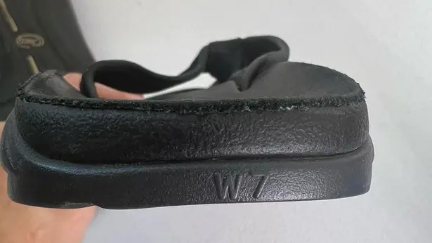 Chacos Chaco Black Leather Flip Flop Sandals Size 7