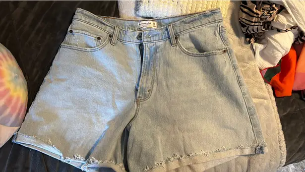 Abercrombie & Fitch Abercrombie Curve Love High Rise Shorts 