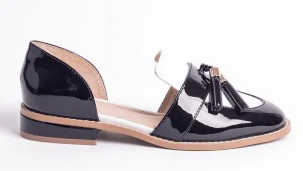 Cecelia Linear Black and White Shoes SZ 10