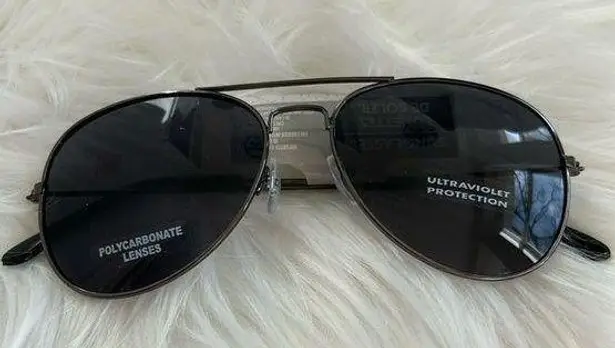 NWT black ultraviolet aviator sunglasses