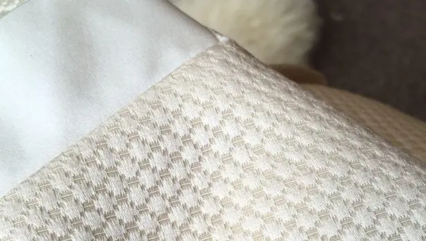 Vintage Wool & Silk Textured Ivory Blazer Suit Size 4