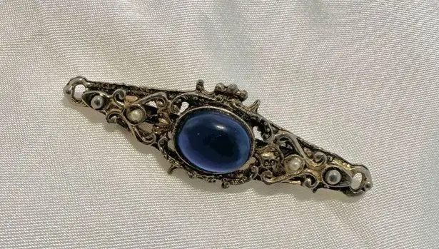 Vintage Blue  pearl gold tone bar brooch