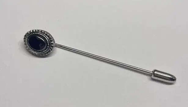 Pretty Sarah Coventry Signed SARAH Brooch Stick Lapel Pin Silver Tone / Grey