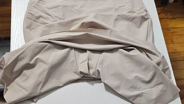 Leonisa SHAPEWEAR Undetectable Sculpting Skort Slip Beige Women's Size M