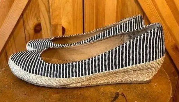 American Eagle  Ella Womens 9.5 Black/White Cushion Espadrille Wedge Shoes