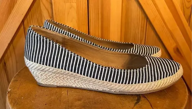 American Eagle  Ella Womens 9.5 Black/White Cushion Espadrille Wedge Shoes